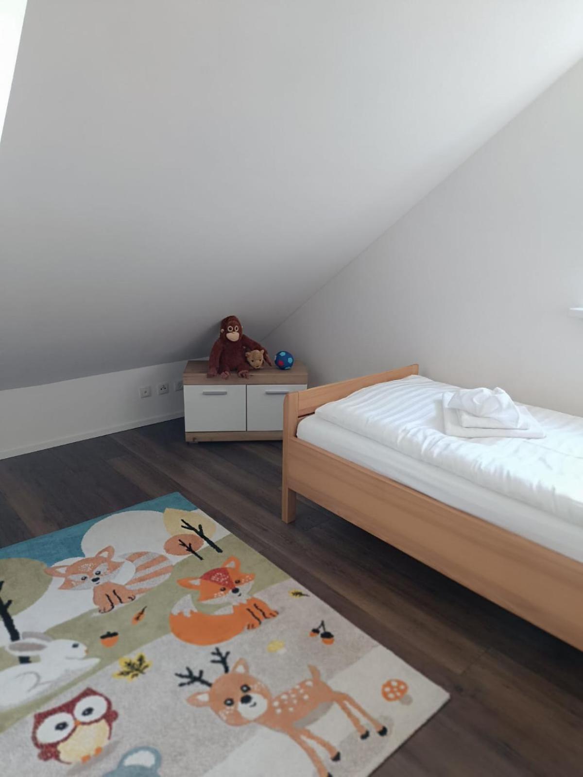 Moderne Ferienwohnung Fuer Familien Im Dachgeschoss Bosau Экстерьер фото