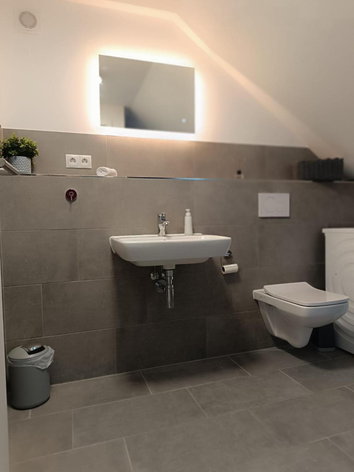 Moderne Ferienwohnung Fuer Familien Im Dachgeschoss Bosau Экстерьер фото